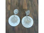 Boucles d'oreilles nacre et yoga zen en acier inoxydable