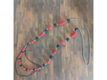 Collier long rouge et noir