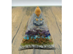 Pyramide orgonite bouddha n°9    7x7cm