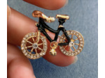 Broche vélo noir et strass