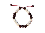 Perles en bois aubergine + perles naturelle Howlite + doré, ajustable