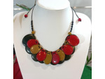 Collier Alicia kaki-vert-rouge en ivoire végétal