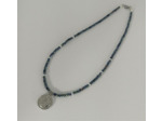 Tour de cou perles facettées bleu nuit et sa médaille lune