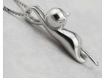 Chaîne/pendentif chat suspendu en argent