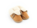 Chaussons bébé beiges en peau de mouton
