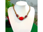 Collier Kuri rouge en ivoire végétal