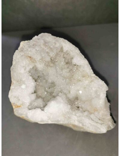 Geode de quartz cristal 412g