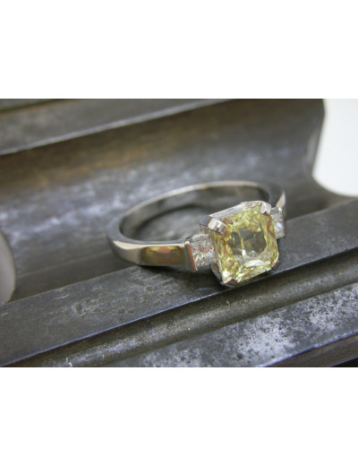 Bague or blanc saphir jaune et diamants