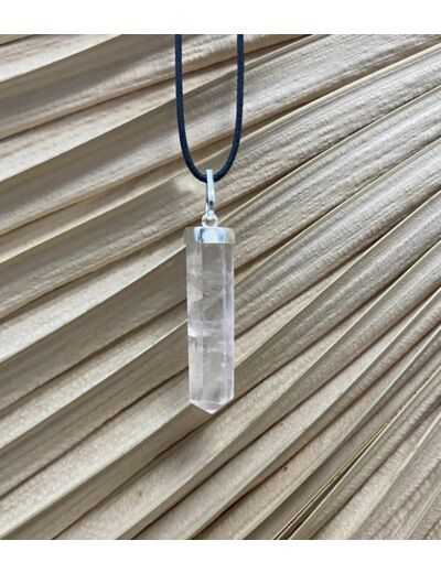 Pendentif pointe quartz rose