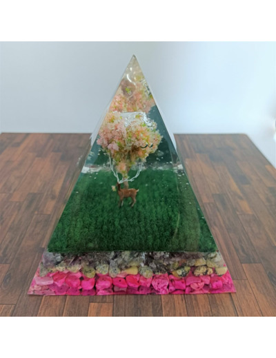 Pyramide orgonite n°28  11,5 x 11,5