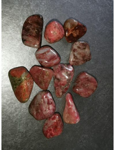 Thulite (zoïsite rose) pierres roulées