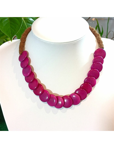 Collier Rinata fuchsia en ivoire végétal