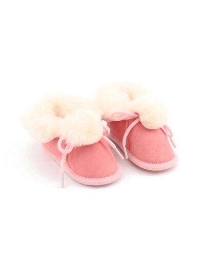 Chaussons bébé rose en peau de mouton