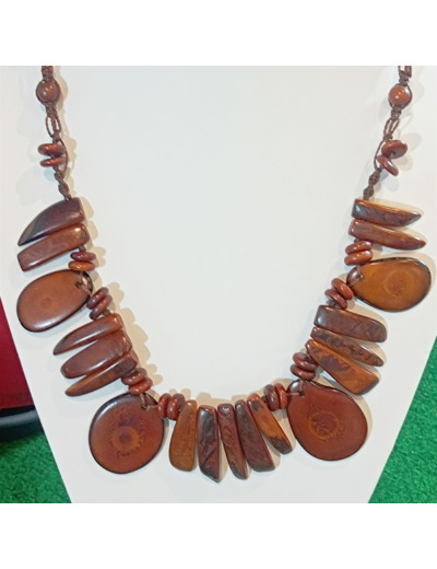 Collier Valériane marron en ivoire végétal