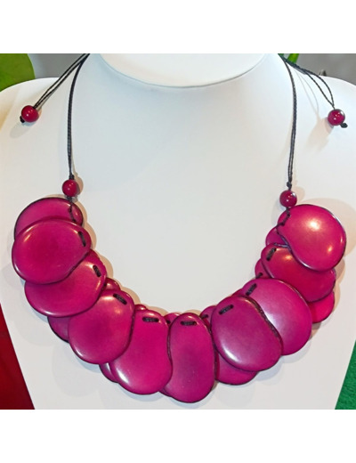 Collier Julie fuchsia en ivoire végétal