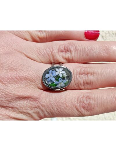 Bague résine ovale argenté fleur bleu #20